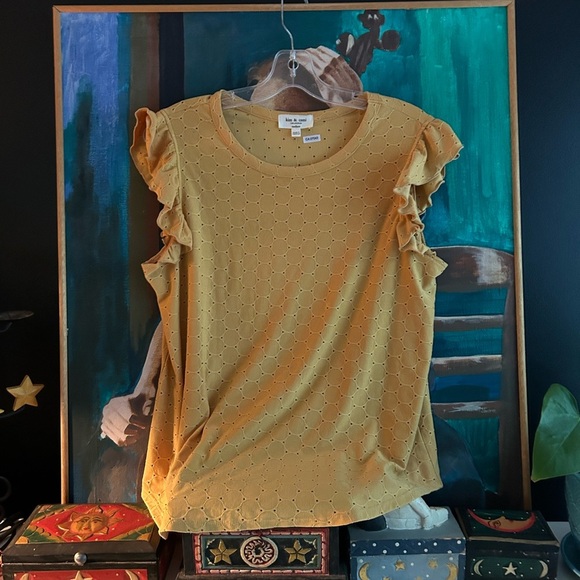 Kim & Cami Mustard Ruffle Sleeve Muscle Tee M - Picture 2 of 15